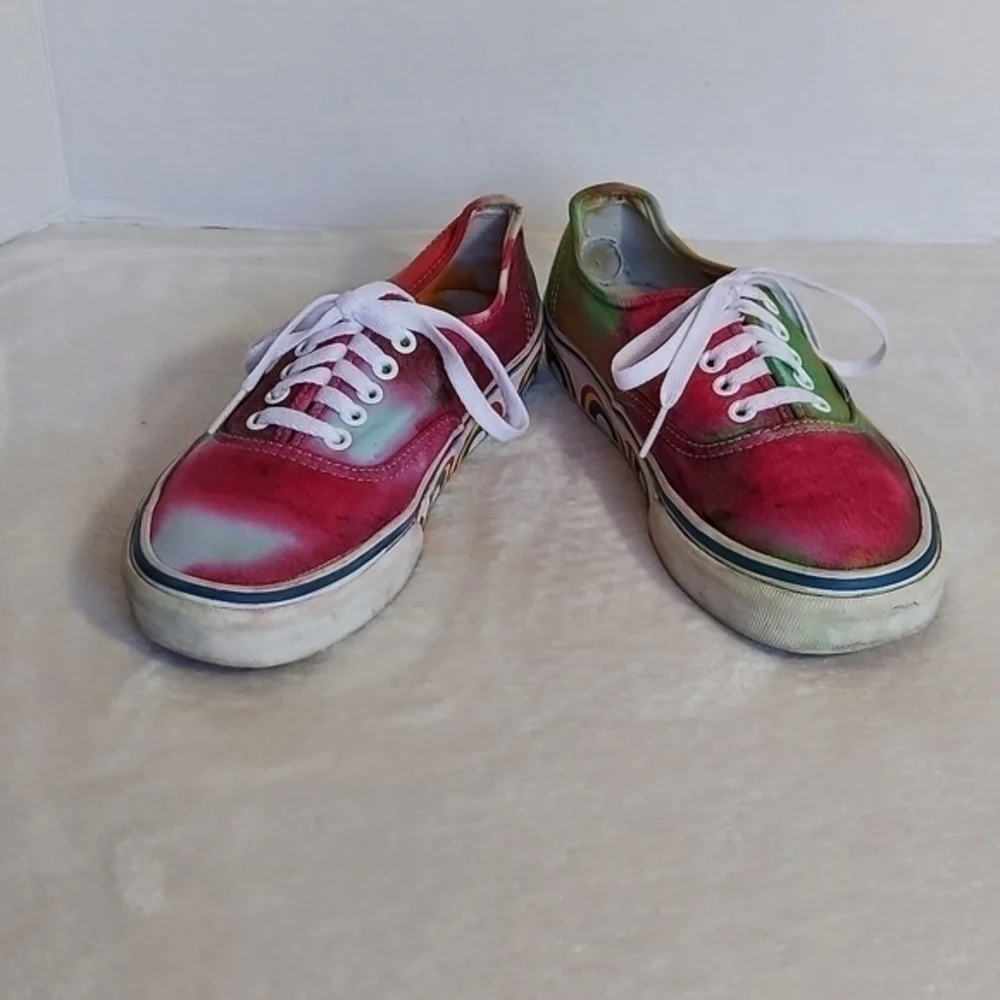 Vans  Red Green‎ Yellow Tie-Dye Rainbow Motif Decorates around the rim Sneakers